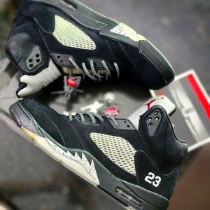 Air Jordan 5 Retro "Metallic" 2011